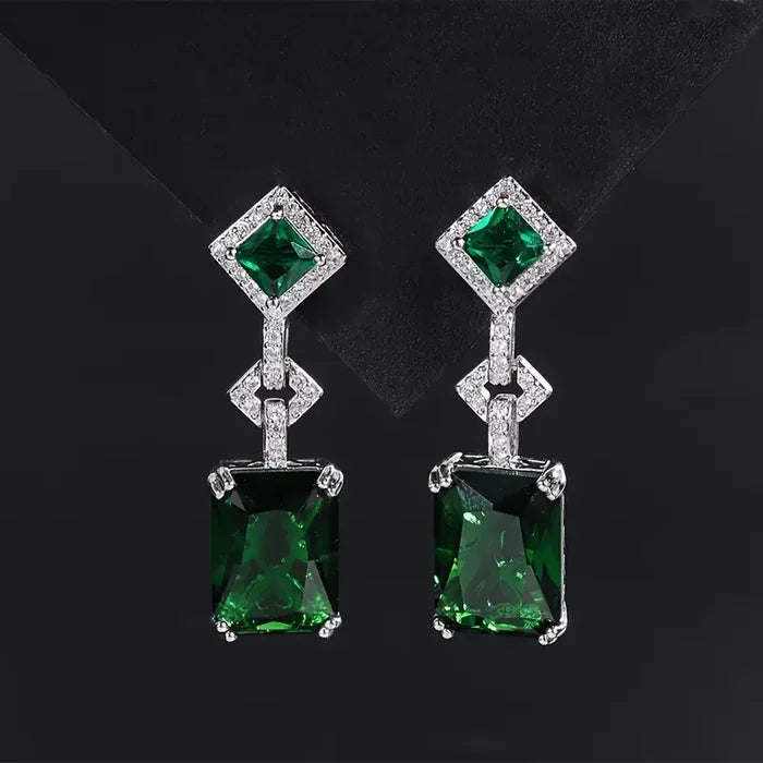 Alena | Clear Structure Emeralds Necklace
