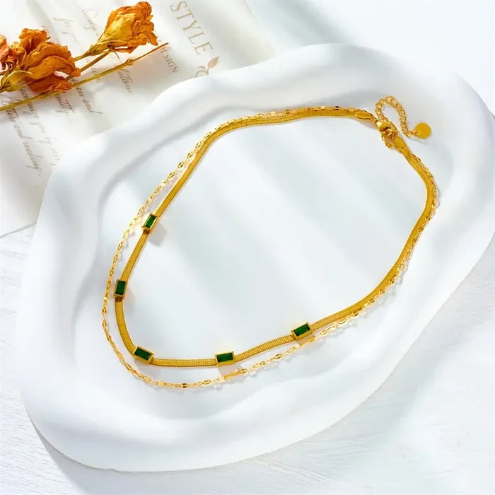 Annelie | Necklace with Emerald Details Gold