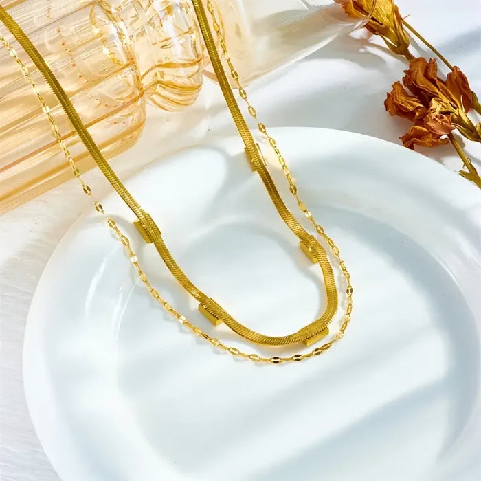 Annelie | Necklace with Emerald Details Gold