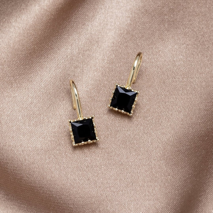 Annemarie | Silver Earrings with Delicate Drop