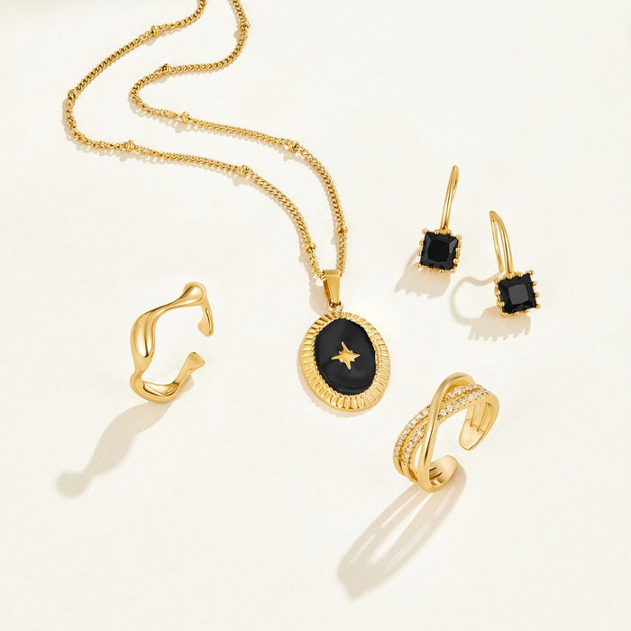 Annemarie | Silver Earrings with Delicate Drop