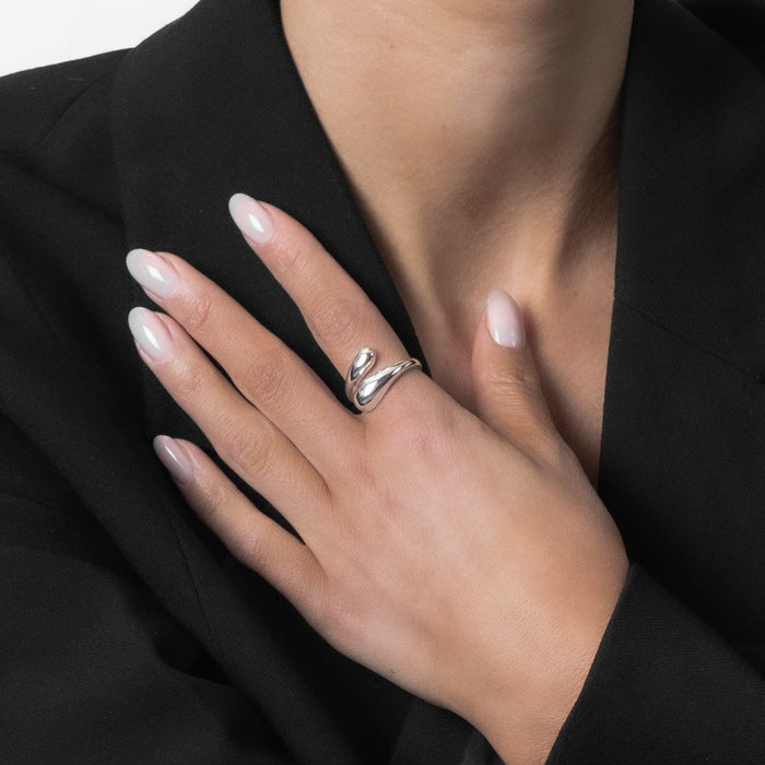 Ansa | Silver Hug Ring
