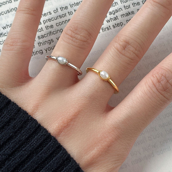 Aurora | Gold-Plated Delicate Kateřina Ring with Pearl Line