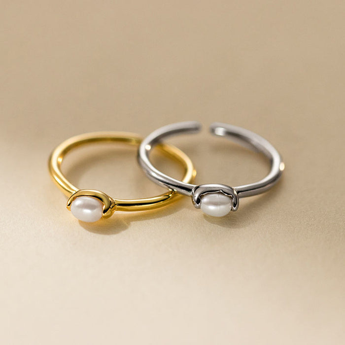 Aurora | Gold-Plated Delicate Kateřina Ring with Pearl Line