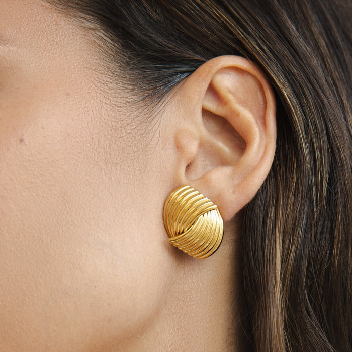 Beatrix | Gold-Plated Earrings with Fan Structure