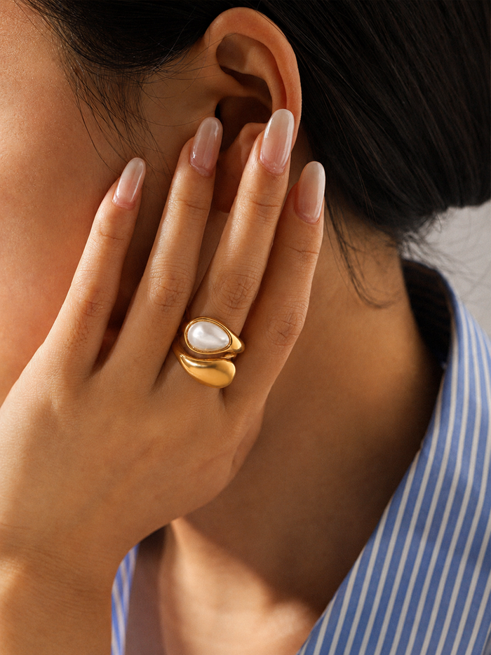 Beatriz | Serene Pearl Ring