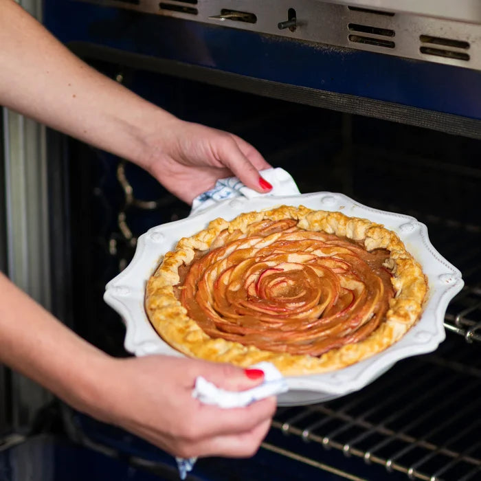 Berry & Thread Pie Dish- Whitewash