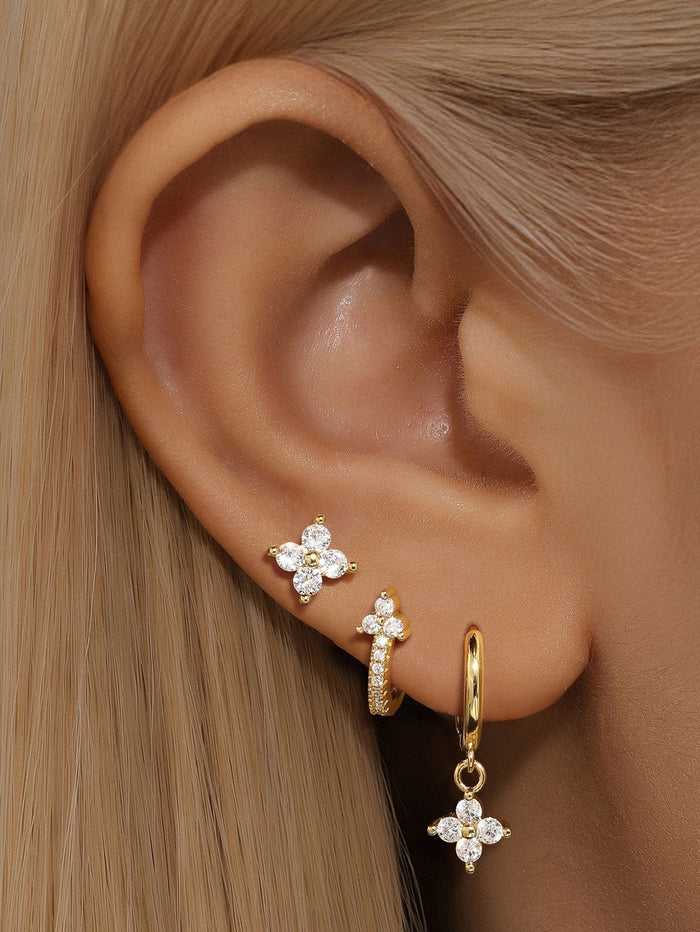 Bianka | Gold-Plated Delicate Earrings with Light Reflections