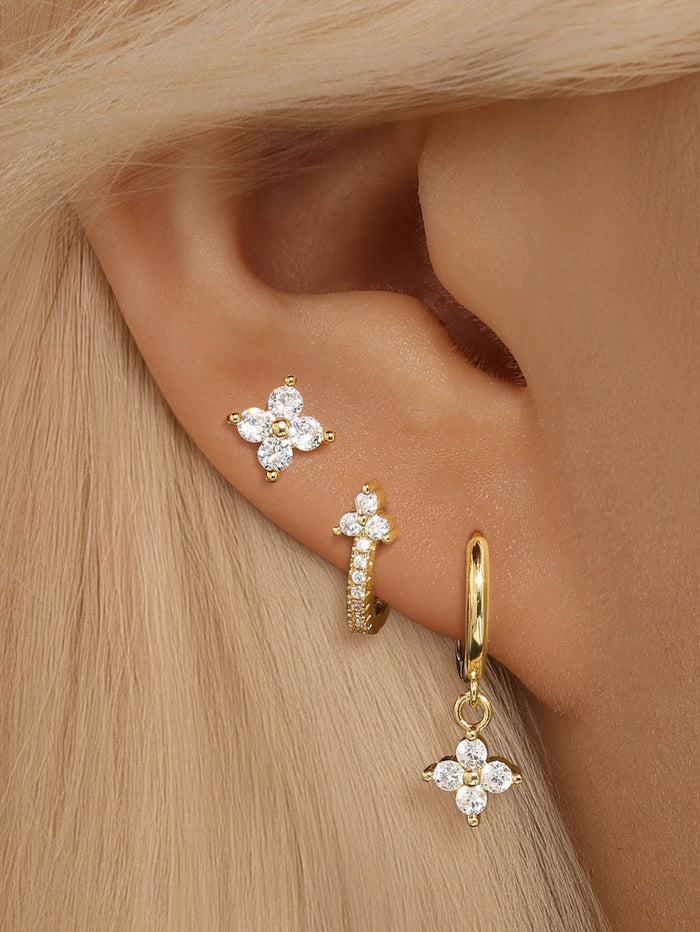 Bianka | Gold-Plated Delicate Earrings with Light Reflections