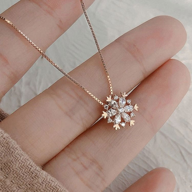 Cora | Crystal Necklace with Snowflake