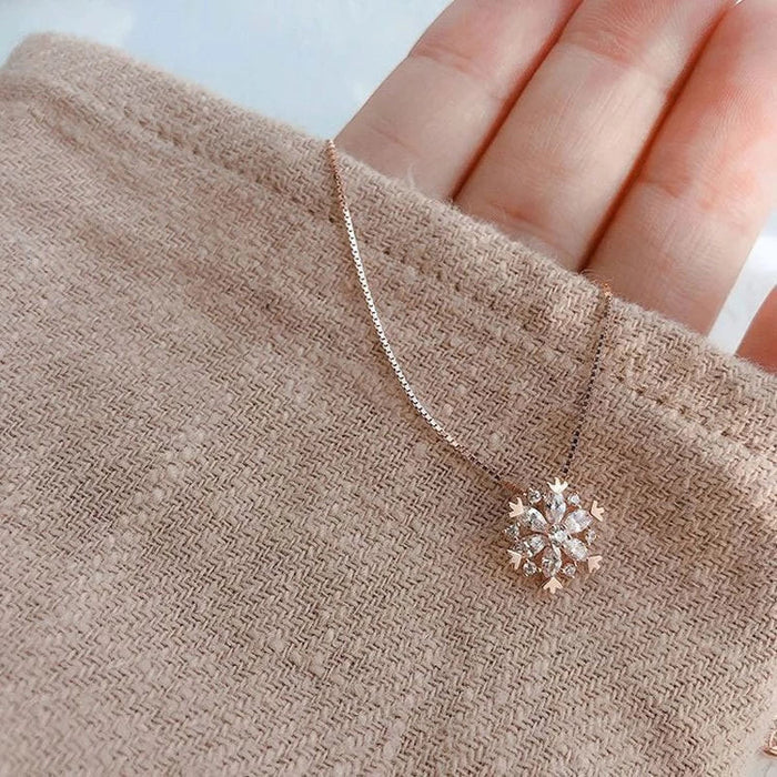 Cora | Crystal Necklace with Snowflake