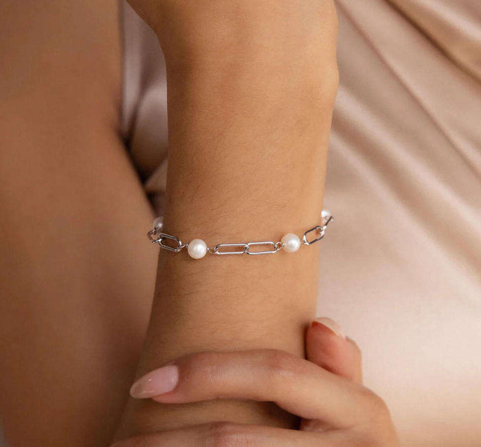 Emilie | Silver Pearls Bracelet with Hook Clasp