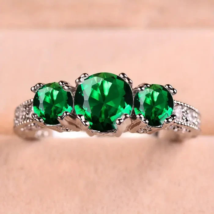 Emilie | Silver Ring with Green Stone