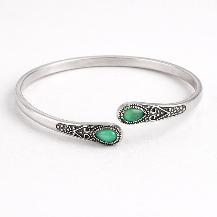 Frieda | Narrow Ring with Brilliant Emerald Edge