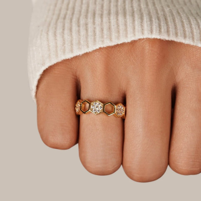 Friedrika | Gold-Plated Ring with Decorative Pearl