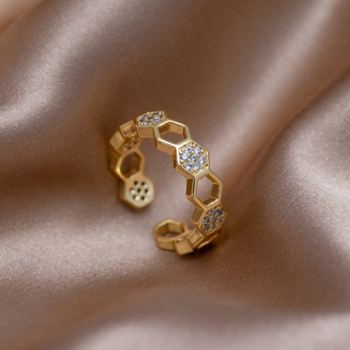 Friedrika | Gold-Plated Ring with Decorative Pearl