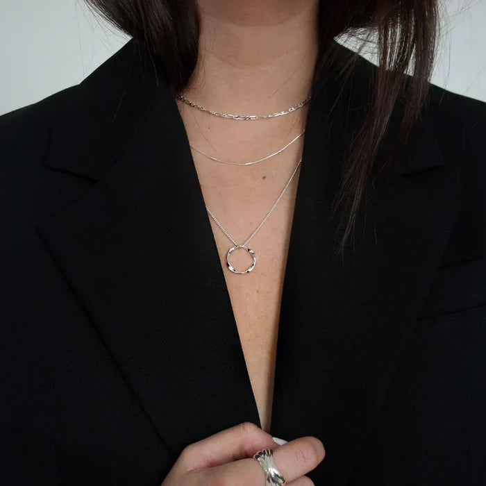 Greta | Three Threads Open Necklace