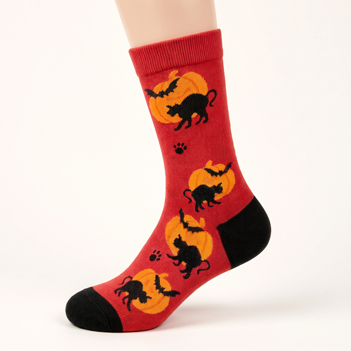 Haamu sock — black cat and pumpkin print on red