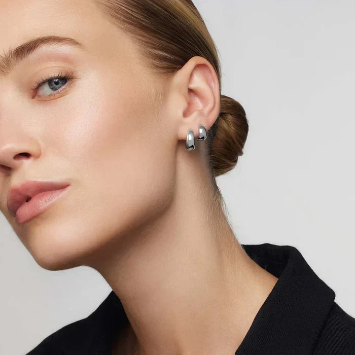 Helena | Gold-Plated Hoop Mini Earrings