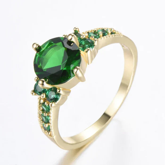 Helga | Ring with Detailed Emerald Leaf