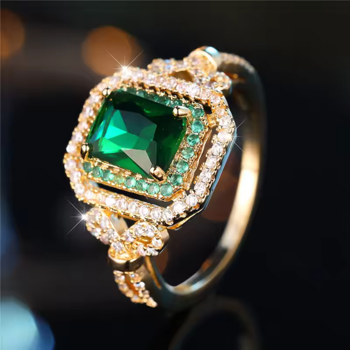 Isabela | Gold-Plated Ring with Central Emerald