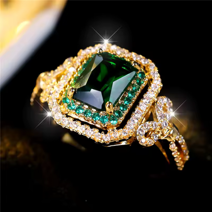 Isabela | Gold-Plated Ring with Central Emerald