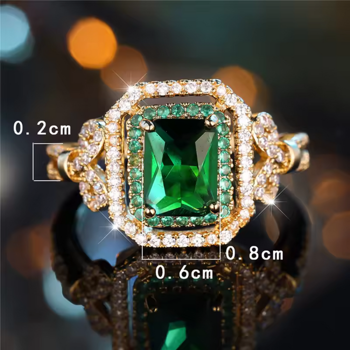 Isabela | Gold-Plated Ring with Central Emerald