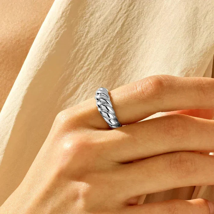 Isabella | Gold-Plated Shell Ring