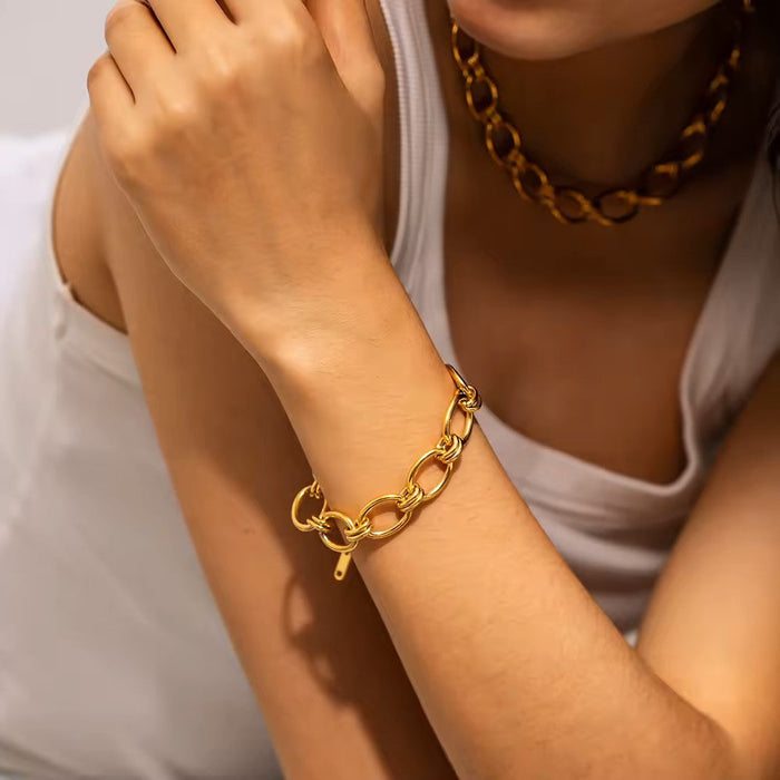 Johana | Gold-Plated Delicate Bracelet with Details Charm
