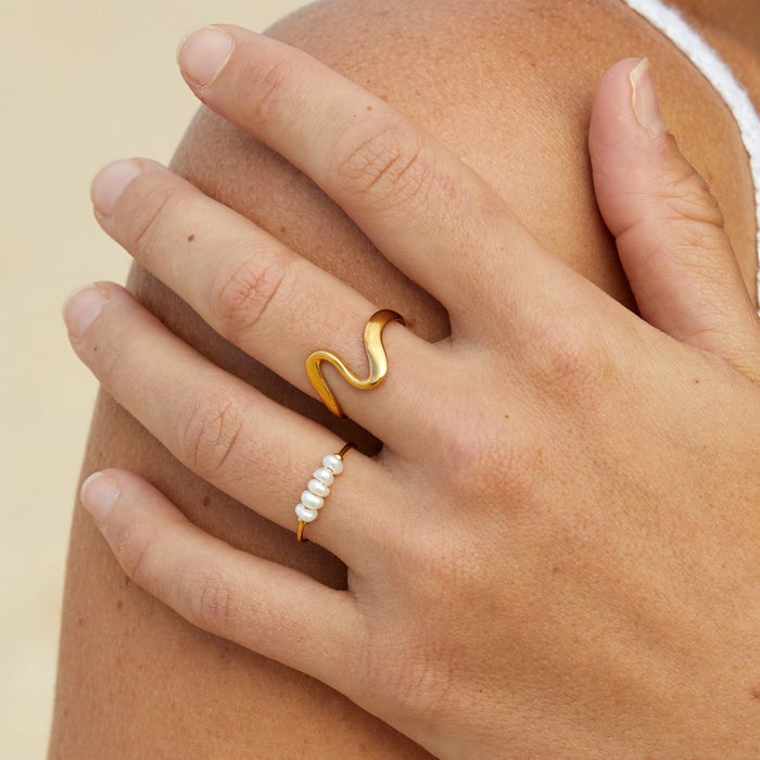 Johana | Grace Ring with Sweet Water Pearl