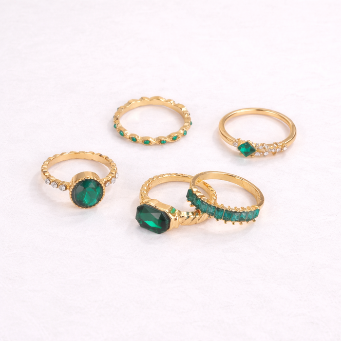 Johana | Rings Set with Delicate Emerald Setting