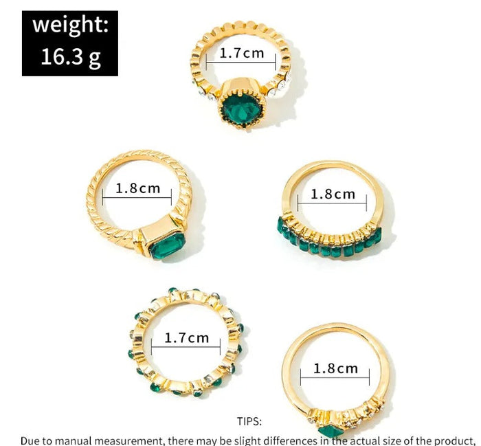 Johana | Rings Set with Delicate Emerald Setting