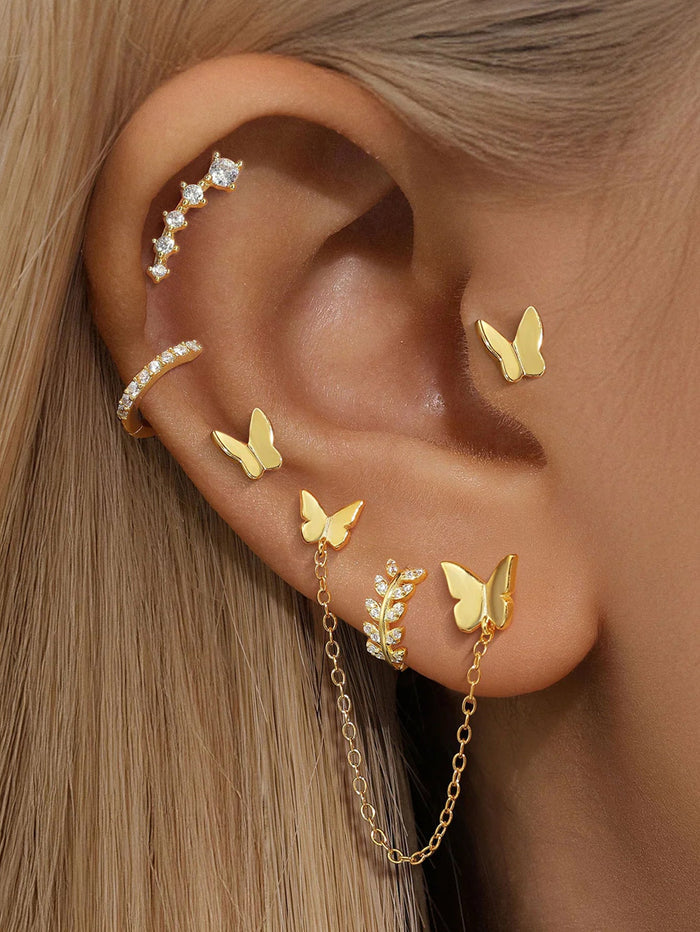 Karolína | Gold-Plated Earrings with Delicate Curve