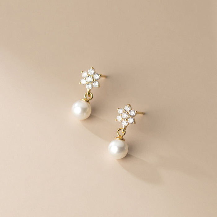 Klara | Gold-Plated Hoop Earrings with Pearls