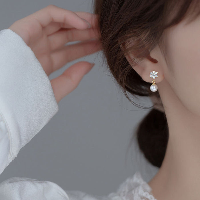 Klara | Gold-Plated Hoop Earrings with Pearls