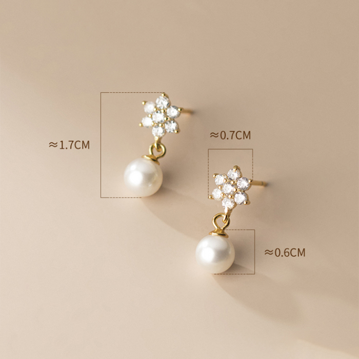 Klara | Gold-Plated Hoop Earrings with Pearls