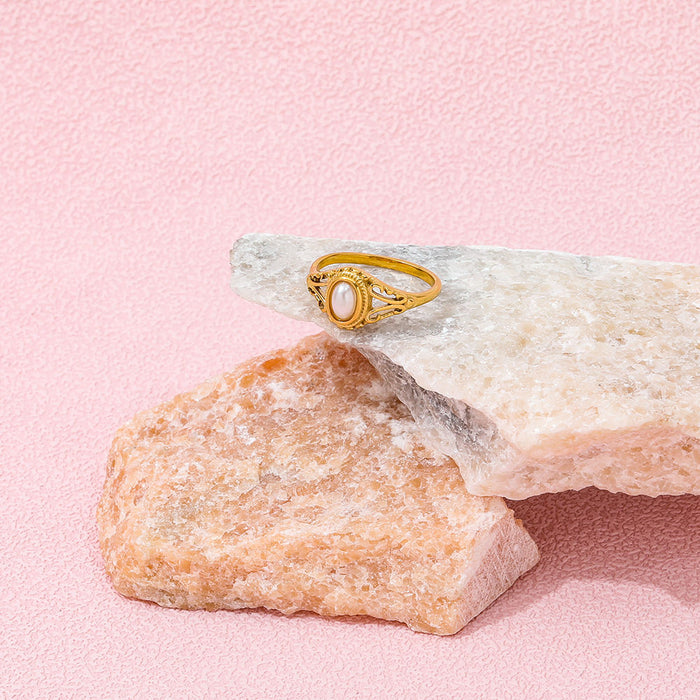 Klára | Gold-Plated Minimalist Ring with Delicate Wave