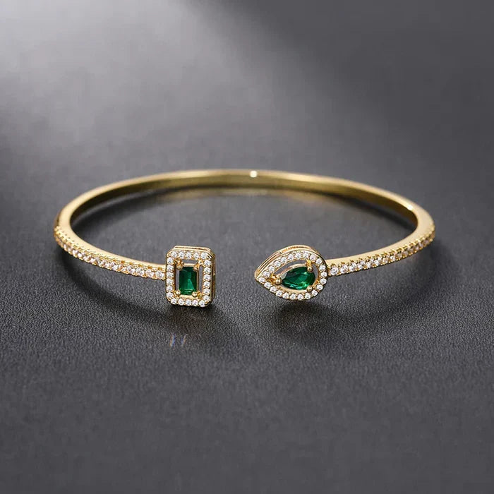 Klára | Gold-Plated Open Bracelet with Emerald Ends