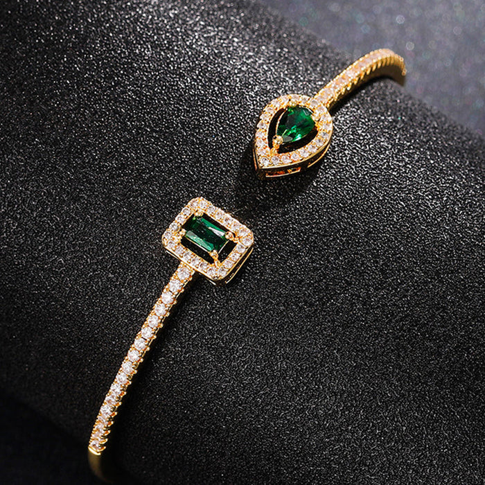 Klára | Gold-Plated Open Bracelet with Emerald Ends