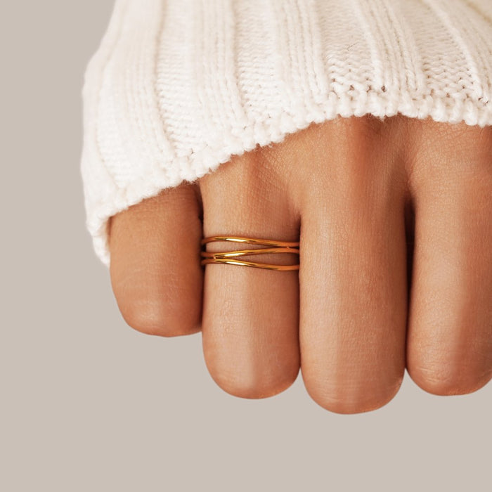 Klára | Infinite Johana-maria Loop Gold
