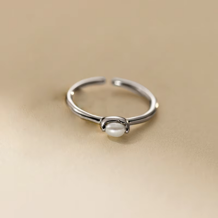 Klára | Silver Delicate Kateřina Ring with Pearl Line