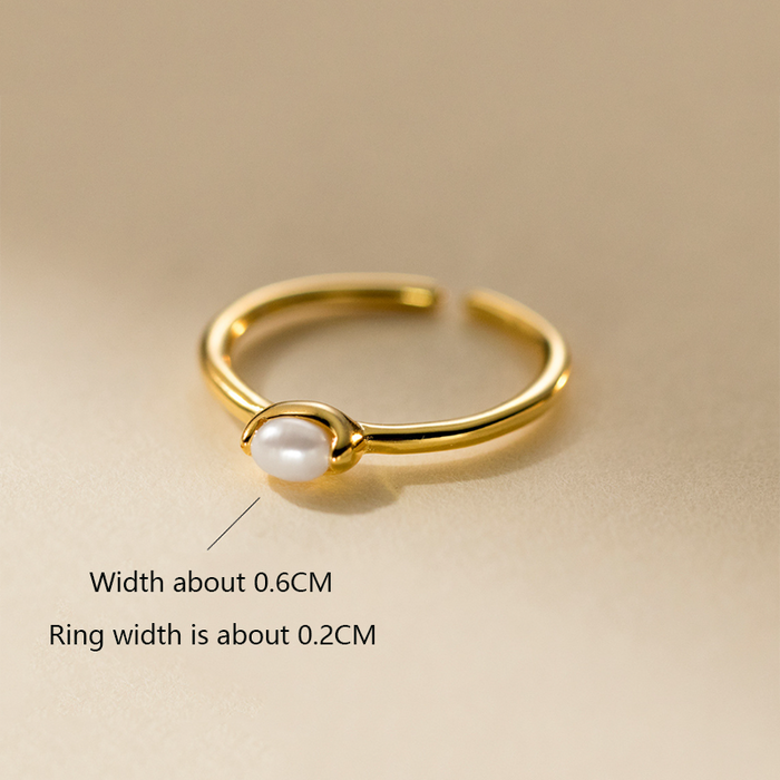 Klára | Silver Delicate Kateřina Ring with Pearl Line