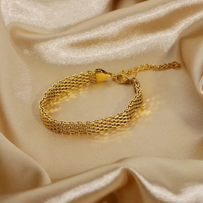 Lena | Simple Silhouette Delicate Bracelet