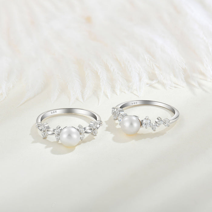 Leni | Gold-Tone Pearls Delicate Earrings with Chain