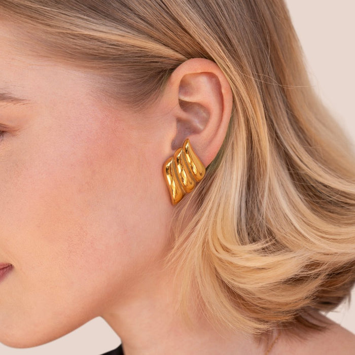 Leonora | Gold-Plated Earrings with Wave Structure