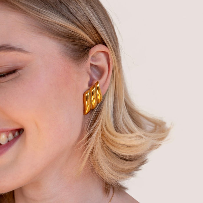 Leonora | Gold-Plated Earrings with Wave Structure