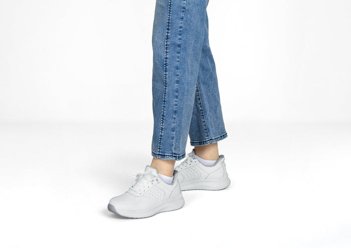 Liv | Comfort Sleeveless Lace-Up Trainers