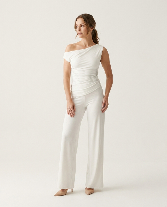 Lucia Ember | Elegant Set Asymmetric - off-white studio editorial