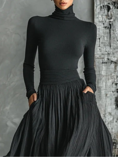 Marion | Set Black with Neckline High and Skirt Pleated Flowing