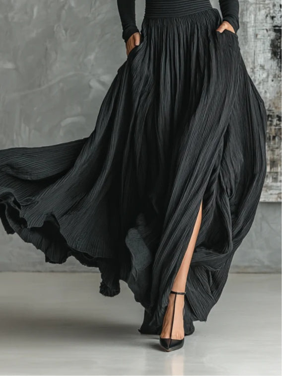 Marion | Set Black with Neckline High and Skirt Pleated Flowing